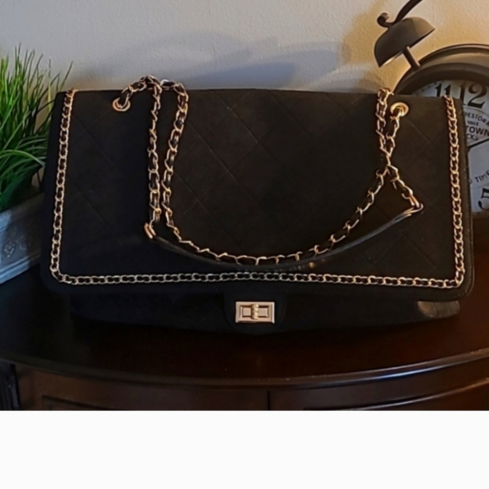 Elegant Black Quilted Chain Shoulder Bag